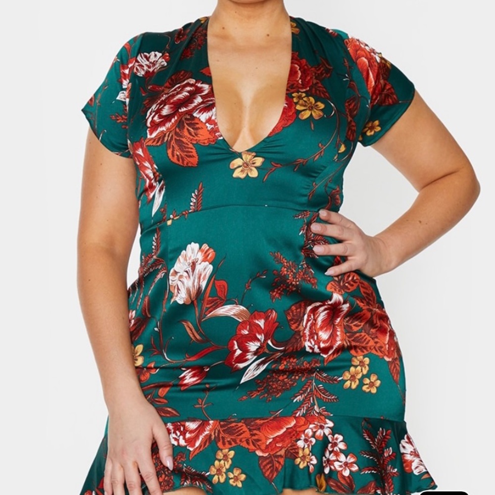 Floral backless mini dress